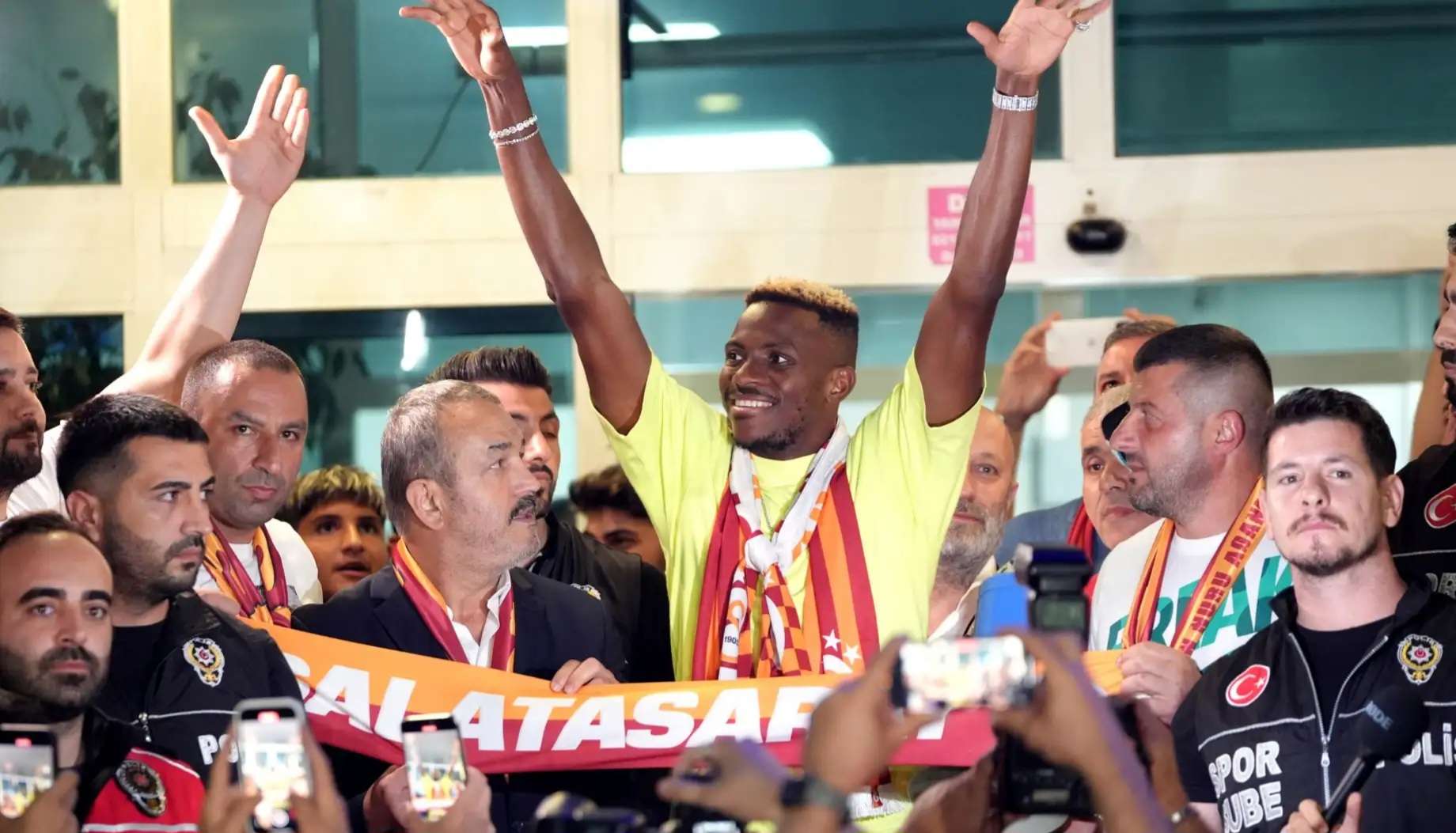 Victor Osimhen se Une a Galatasaray