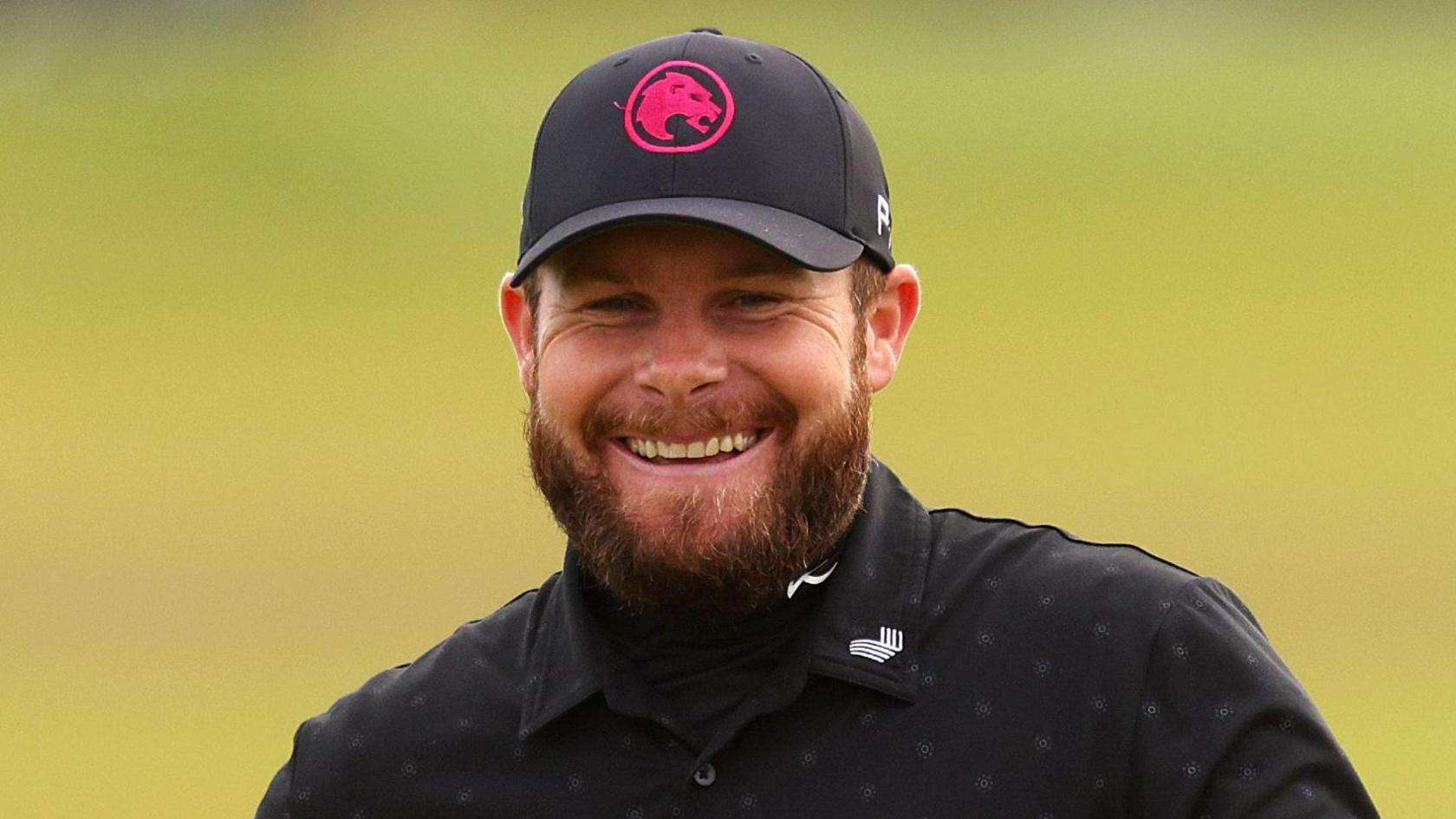 Hatton leads Dunhill after Old Course-record 61