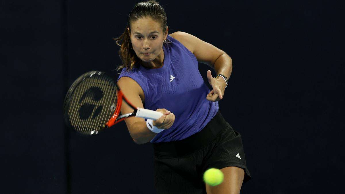 Kasatkina pips Andreeva in final