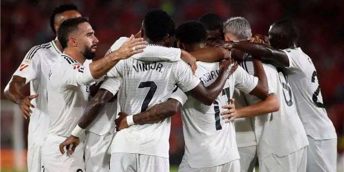 ريال مدريد يهزم "نفسه" ويتوج بلقب تاريخي