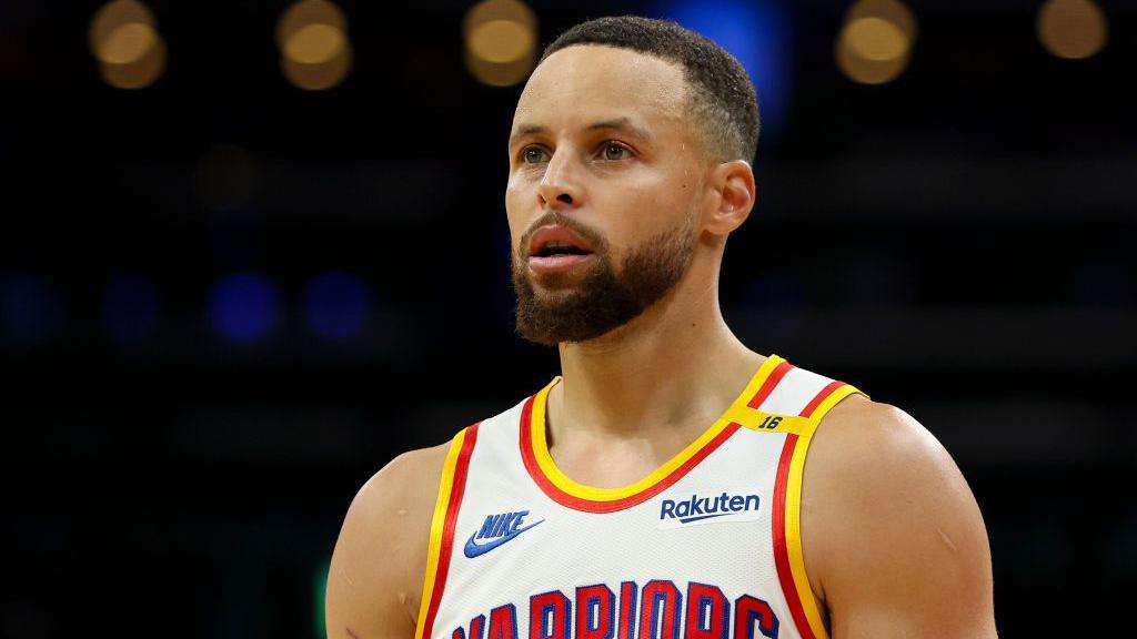 Curry passes Barkley record as Warriors wins