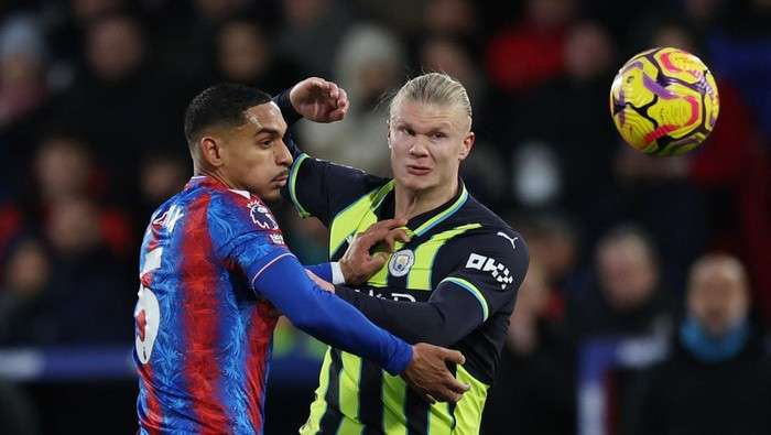 Top Skor Premier League: Haaland & Salah 13 Gol