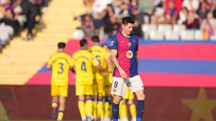 Lewandowski Melempem, Barca Suram