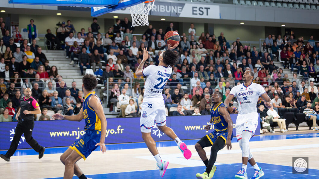 Pro B : Aix Maurienne Savoie Basket et Nantes Basket Hermine en action