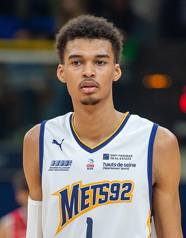 维克托·韦姆班亚马获西部conference_player_of_the_week