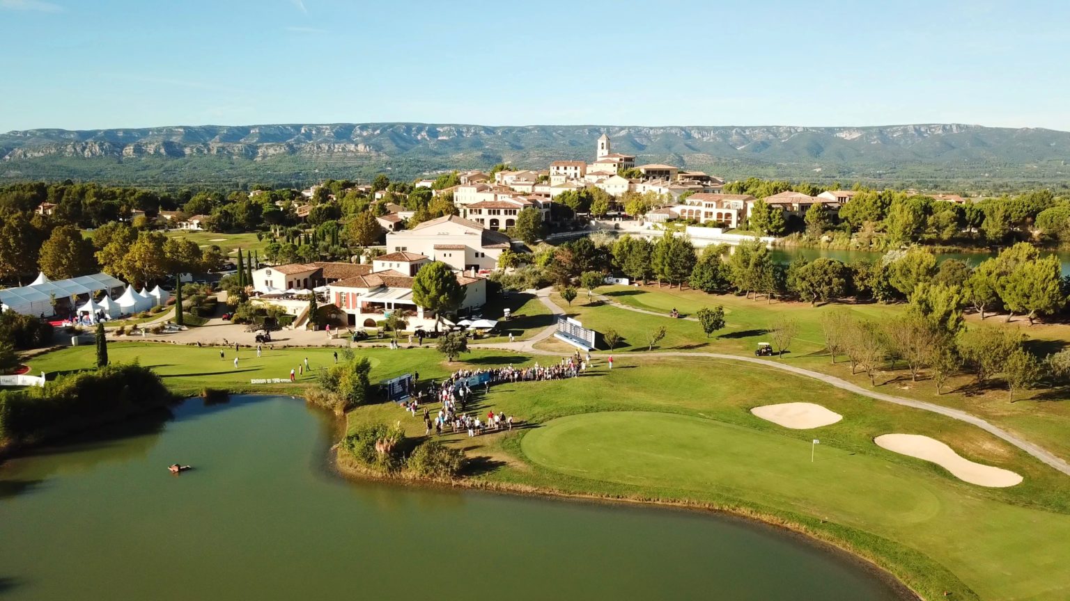 Le Golf de Pont-Royal et Le Château des Vigiers Couronnés