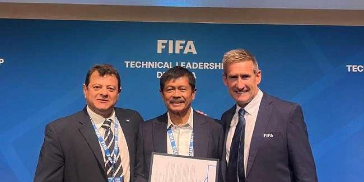 Indra Sjafri Lulus Program FIFA Technical Leadership Diploma