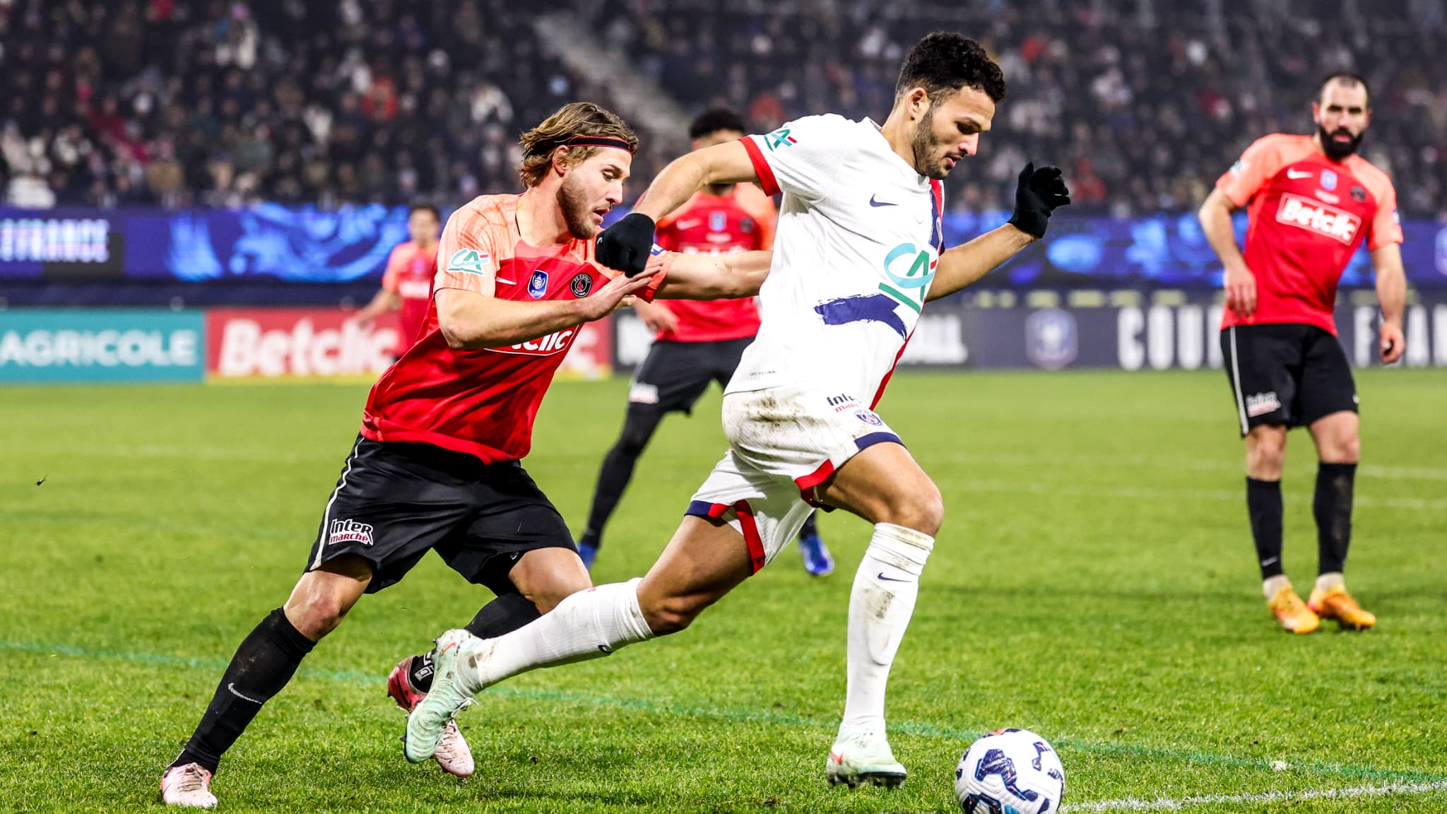 PSG s`impose contre Espaly en Coupe de France