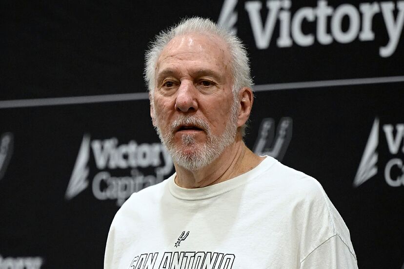 Popovich`s Absence Leaves Spurs in Uncertain Waters