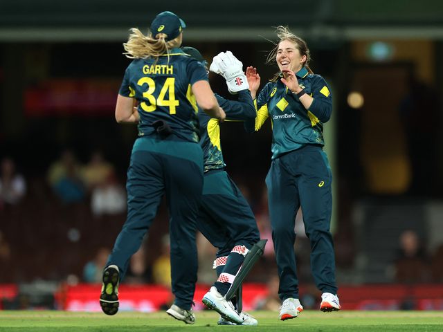 Australia Dominates England in Women’s Ashes T20I