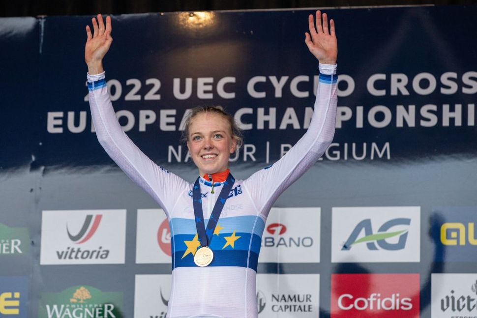 Fem van Empel Claims Third Cyclo-cross Title in France