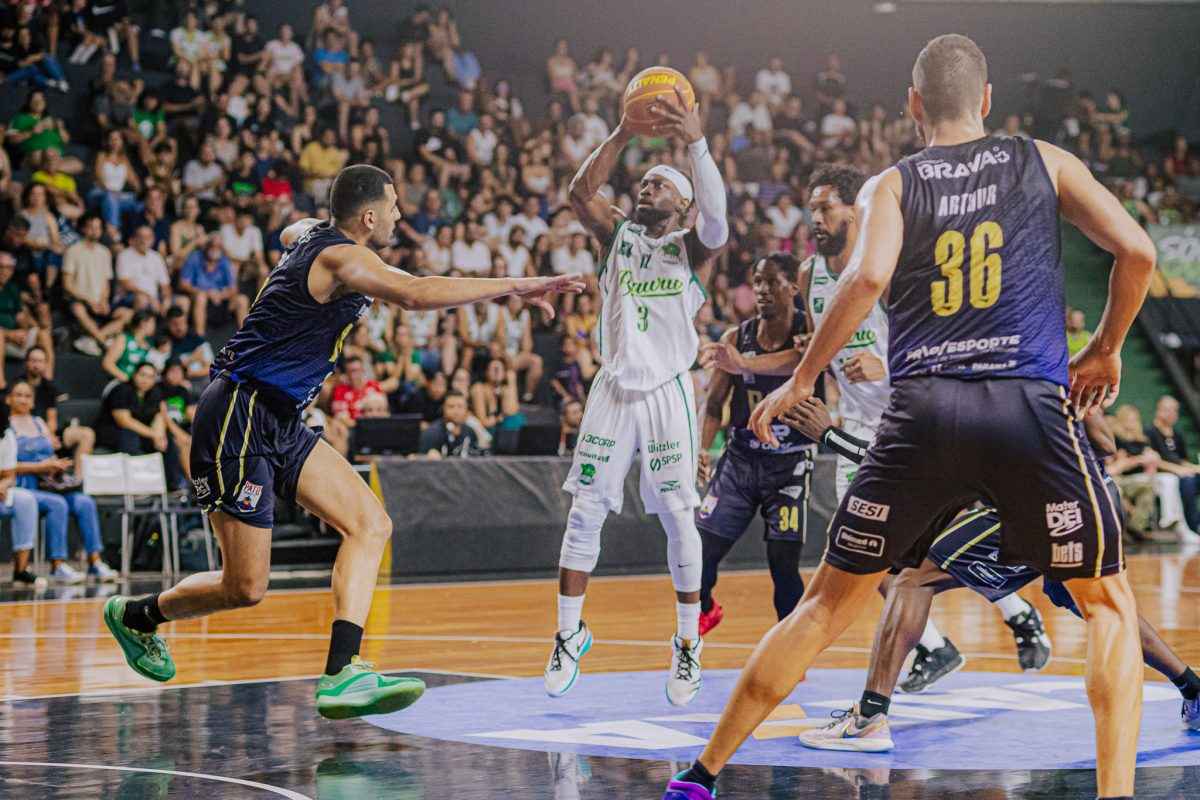 Bauru Basket brilha e vence Pato Basquete no NBB