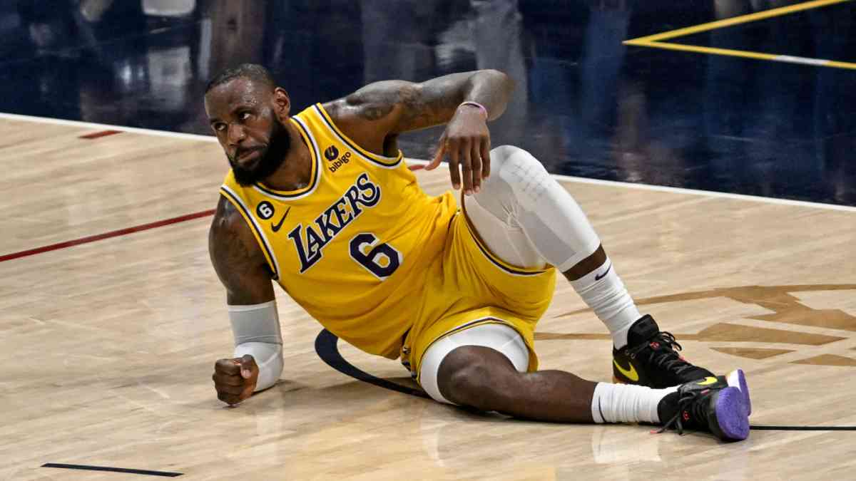 LeBron James Sits Out vs. Pacers with Ankle Injury