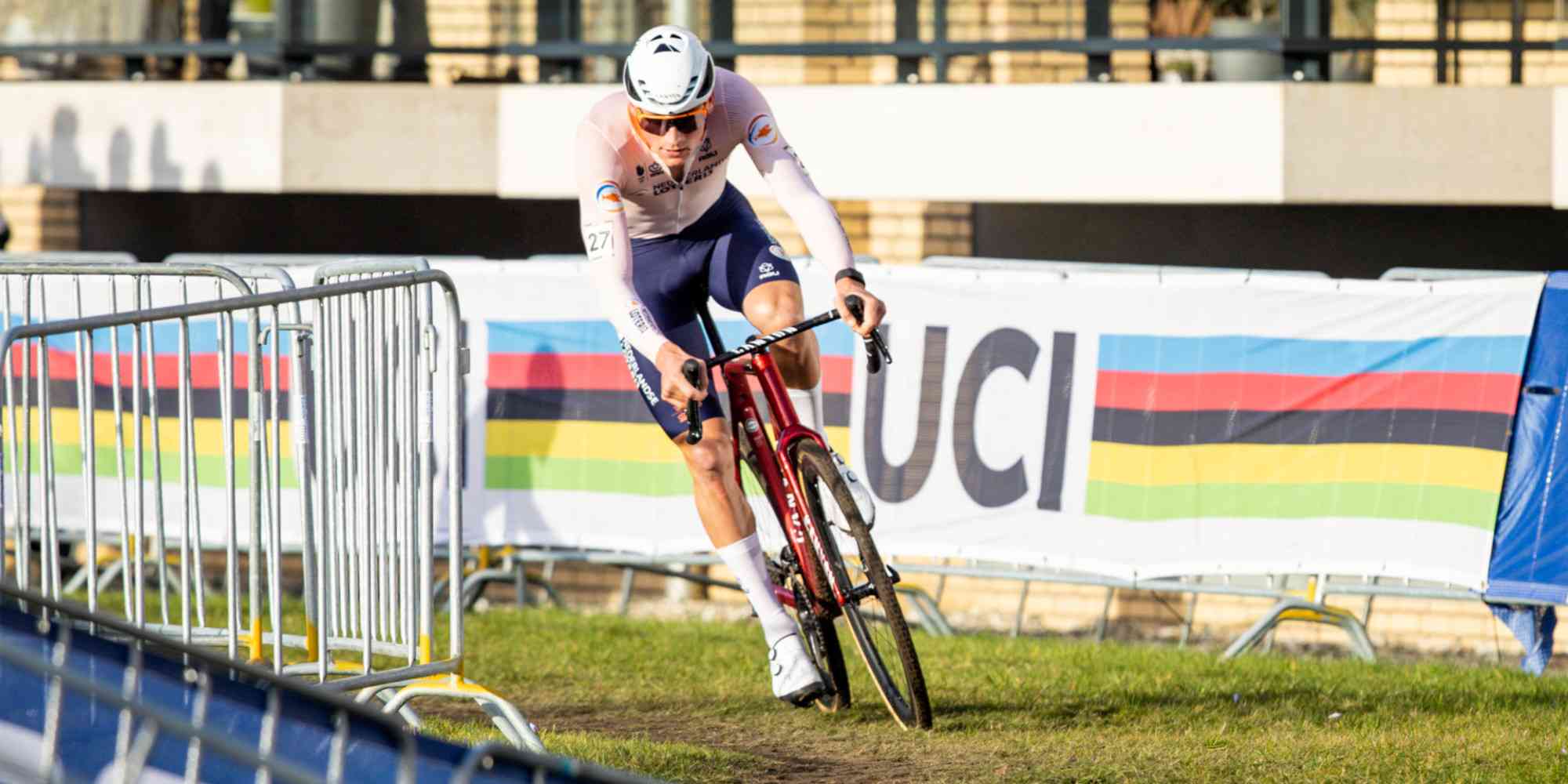 Van der Poel and Bäckstedt Shine at Cyclo-cross Worlds