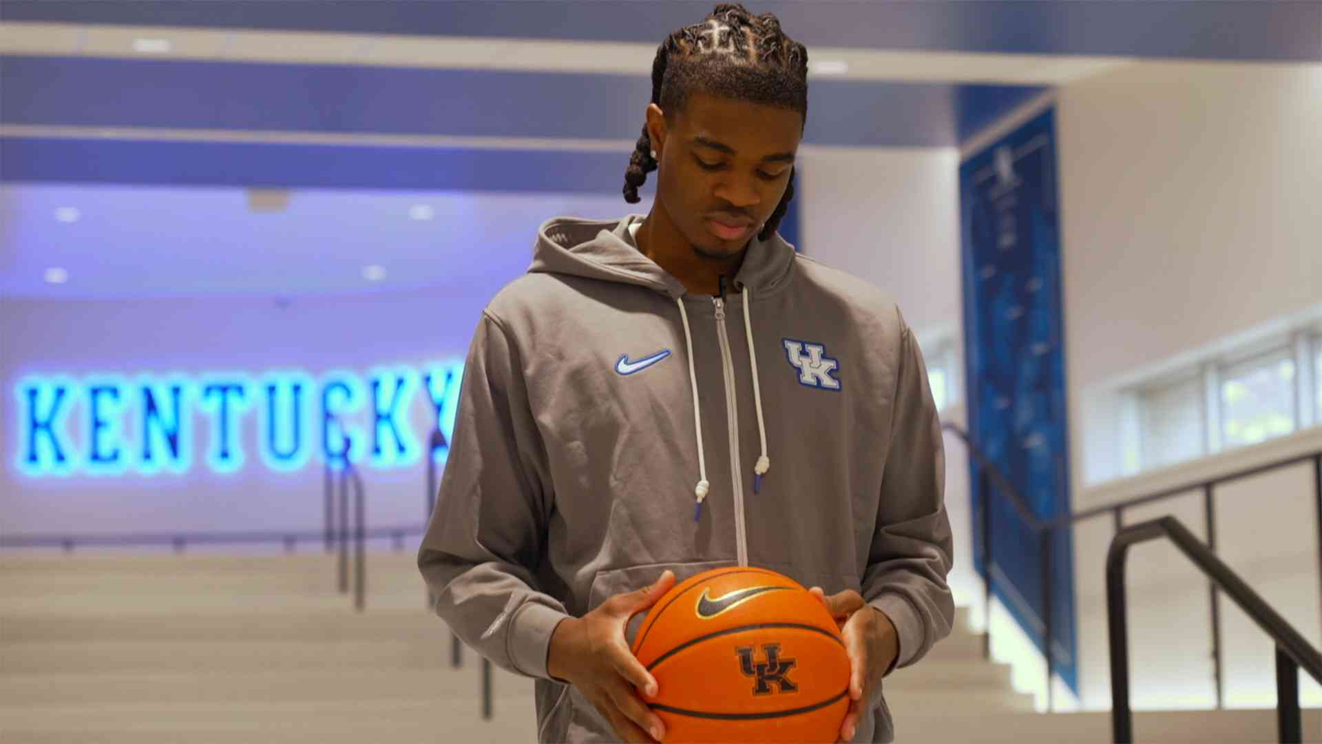 Kentucky`s Otega Oweh Shines in Upset Over Tennessee