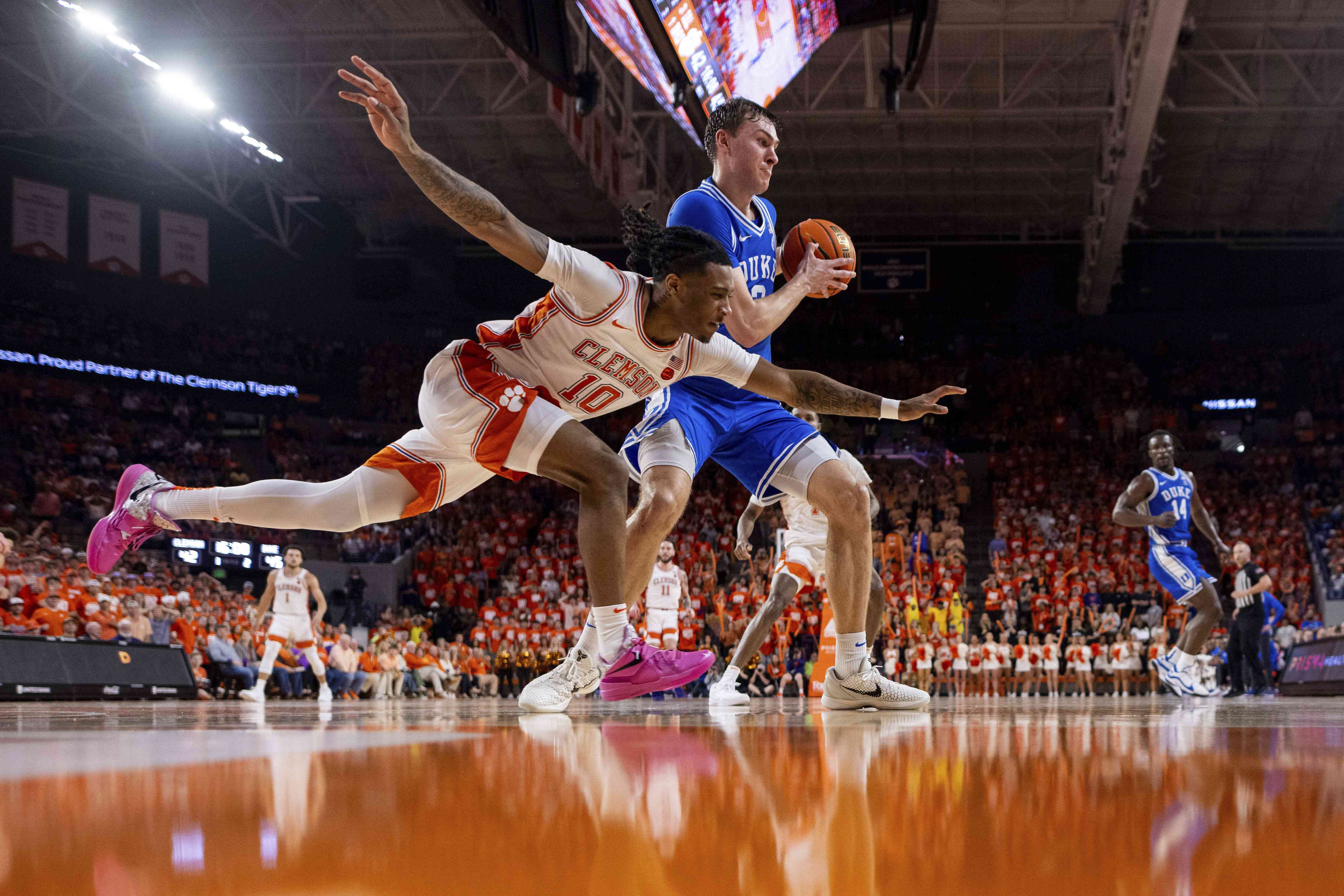 Clemson Tigers End Duke`s Streak in Thrilling Victory