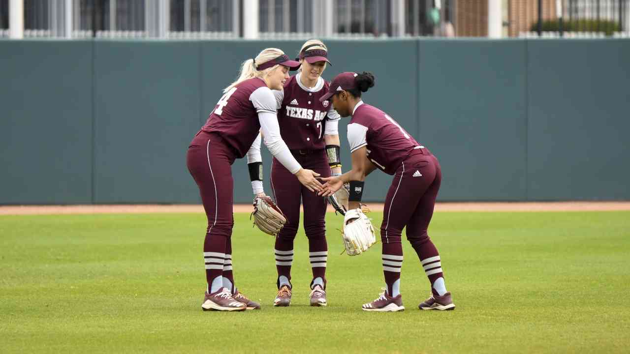 Texas A&M Dominates at Clearwater Invitational