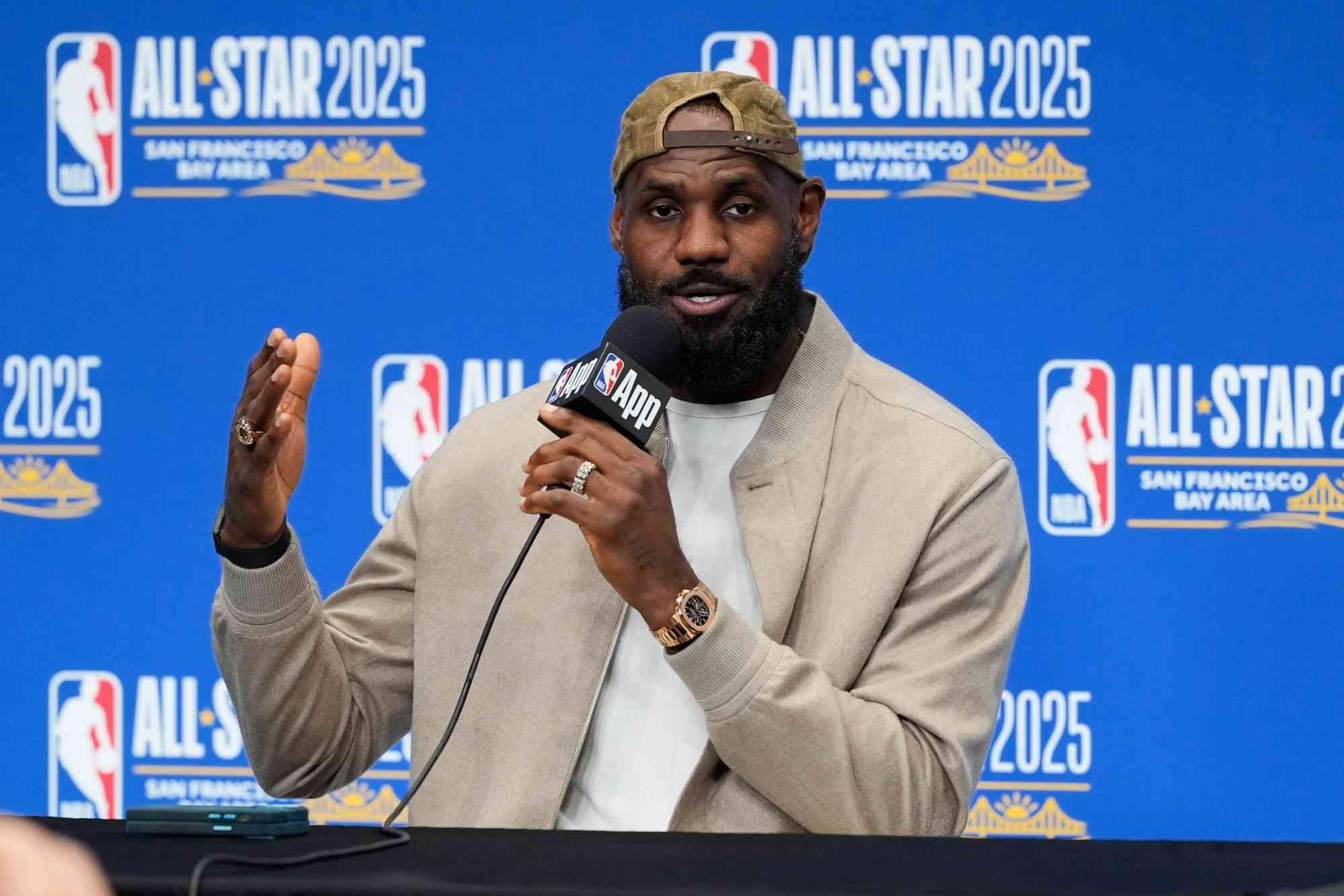 LeBron`s All-Star Game Snub Sparks Controversy