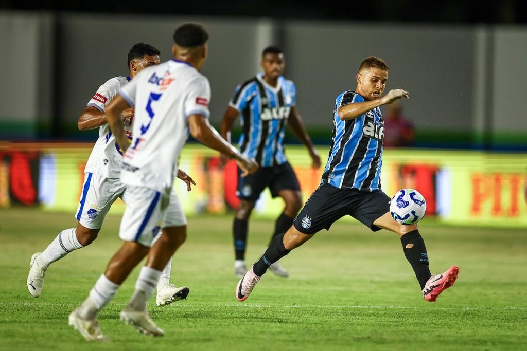 Grêmio avança na Copa do Brasil após drama nos pênaltis