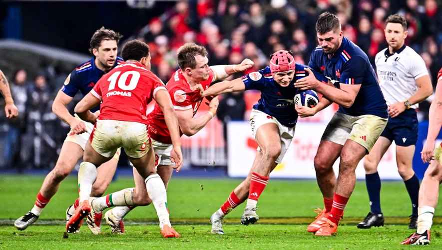 France écrase le pays de Galles, mais chute face à l`Angleterre