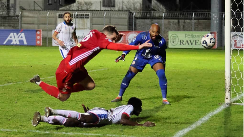 Châtellerault brille, Chauvigny chute à domicile