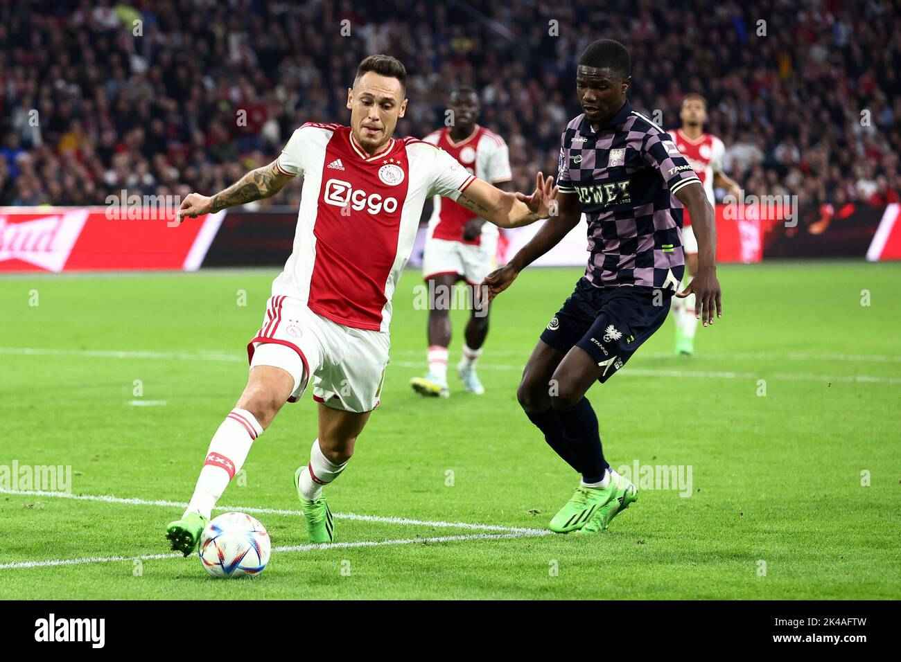 Ajax en Go Ahead Eagles strijden om cruciale punten