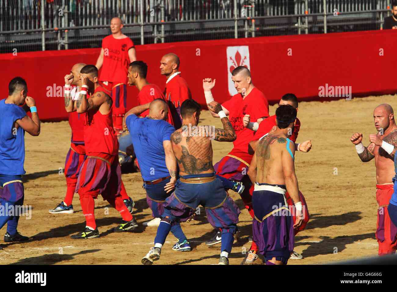 Calcio in Maschera: Azzurri trionfano a Firenze