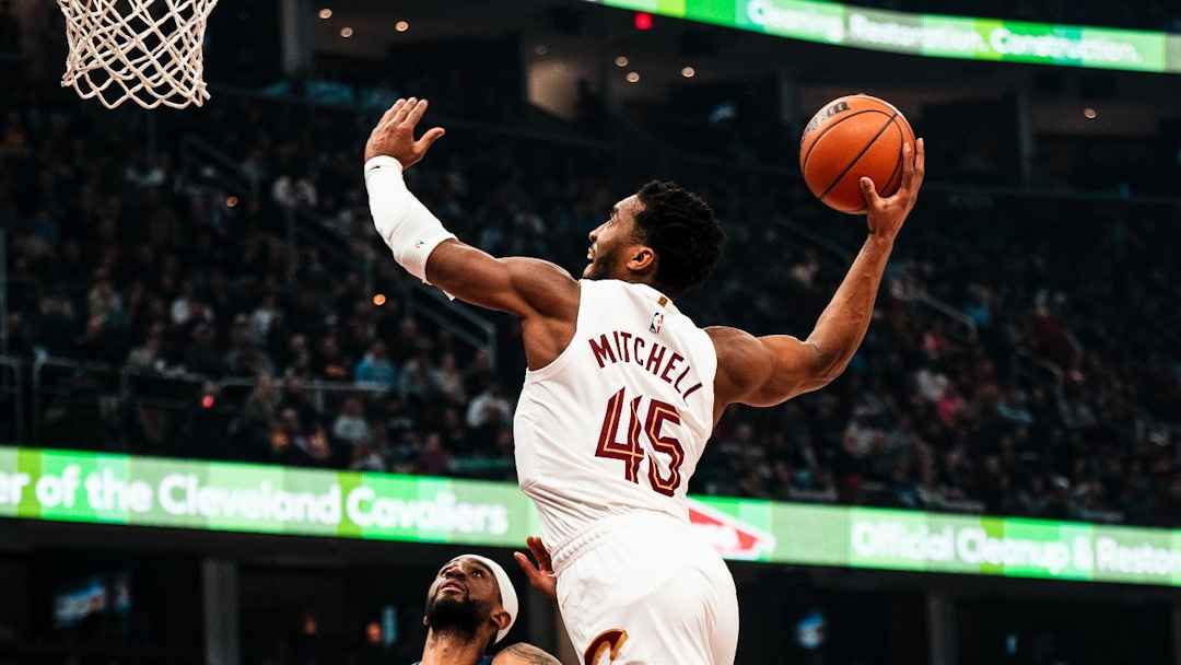 Cavs` Mitchell Shines in Thrilling NBA Showdowns