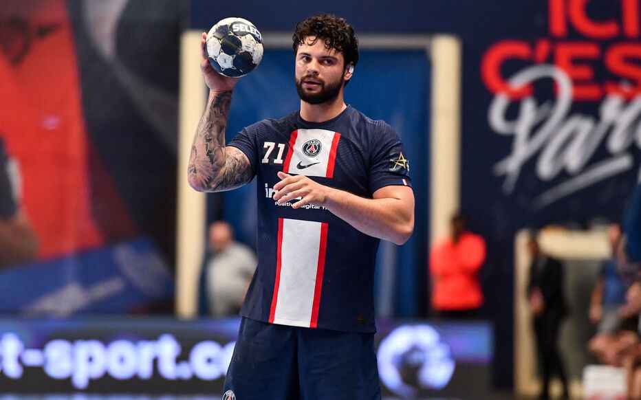 PSG s`impose face à Aix, Prandi brille au handball