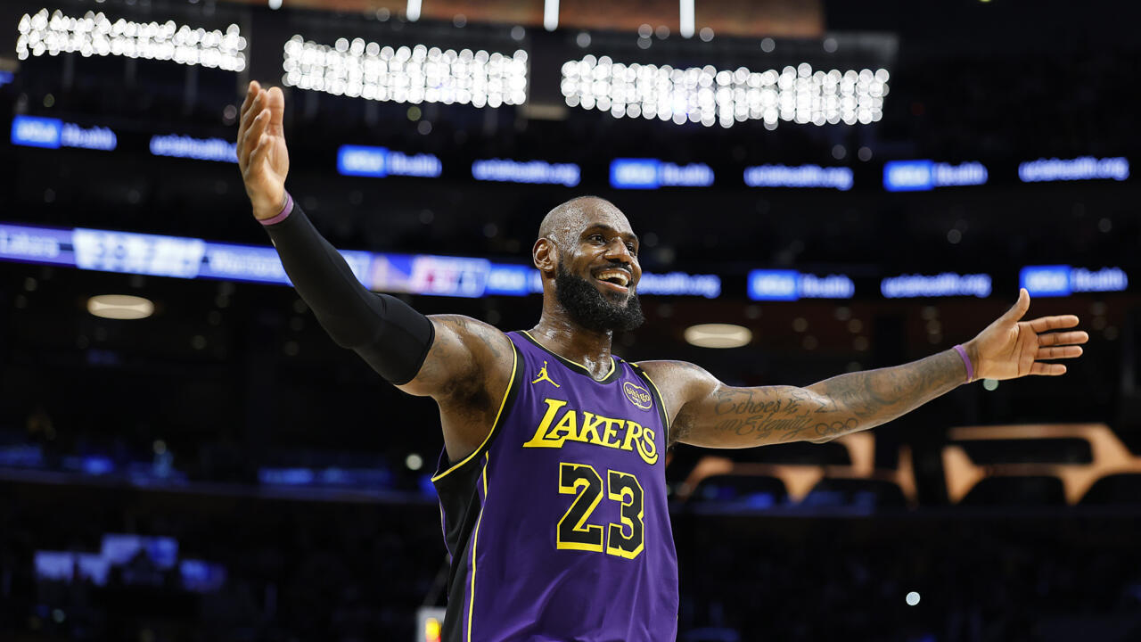 LeBron Leads Lakers to Victory Over Mavericks