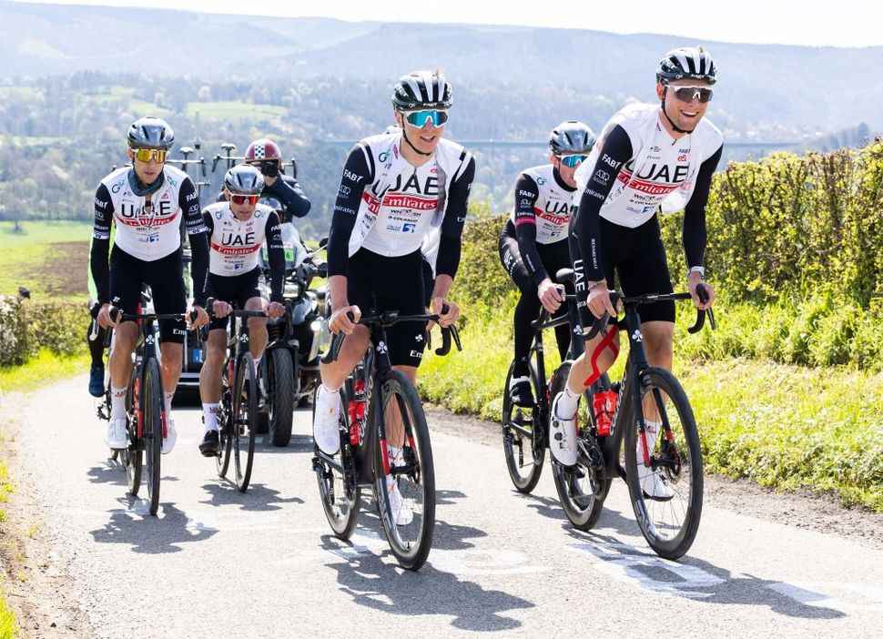 Pogačar trionfa all`UAE Tour 2025