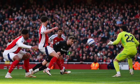 West Ham vence Leicester com gol de Bowen