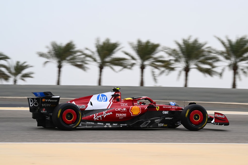 Leclerc brilha em testes da F1 no Bahrein