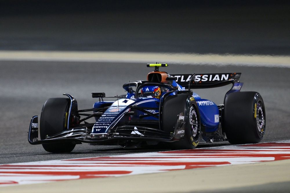 Sainz Shines as Ferrari Leads Bahrain F1 Pre-Season Test