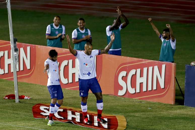 CSA brilha com Igor Bahia e goleia Náutico na Copa