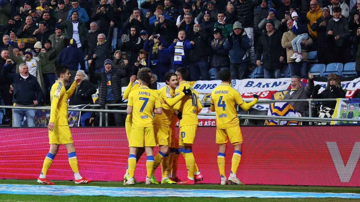 Leeds United`s Unbeaten Streak Fuels EFL Championship Race