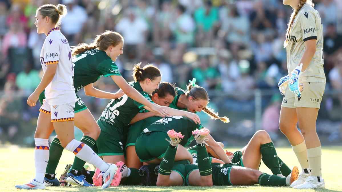 Victory Women Aim for Glory Against Canberra United