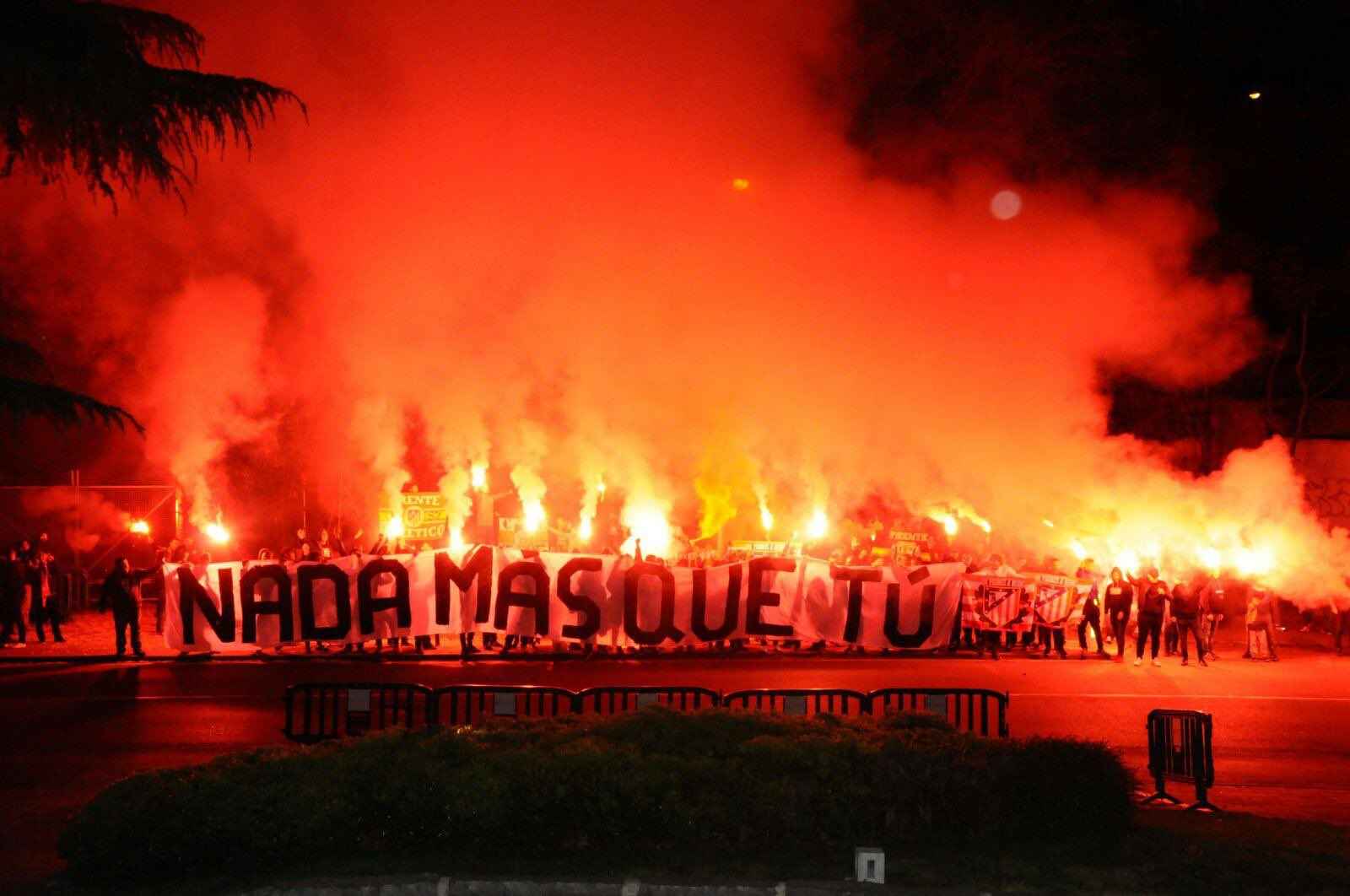 ? El infierno rojiblanco. La llegada del #Atlético de Madrid ha ...