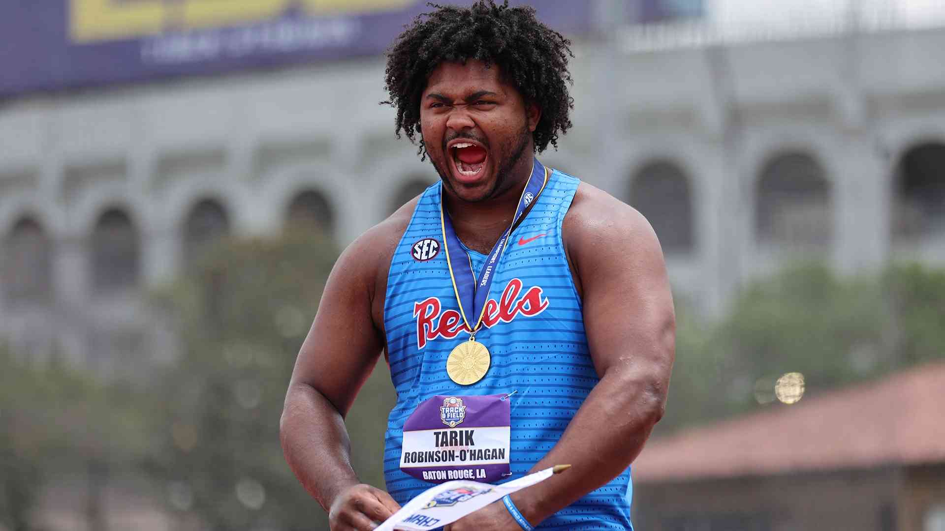 Tarik Robinson O`Hagan HUCKS An NCAA Lead In Shot Put ...