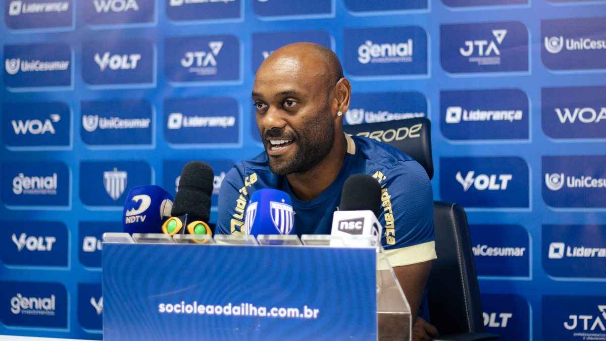 POLÊMICA | Vagner Love, atacante do Avaí, não poupou ...