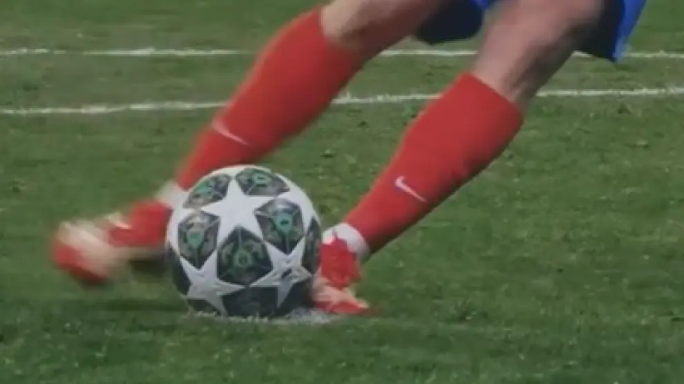 ¿HUBO DOS TOQUES AL BALÓN EN EL PENALTI DE ...