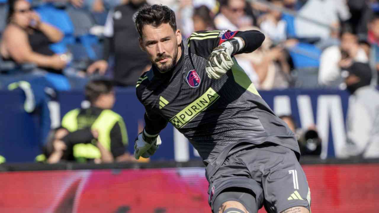 Roman Burki`s Stunning Saves in LA Match Highlights