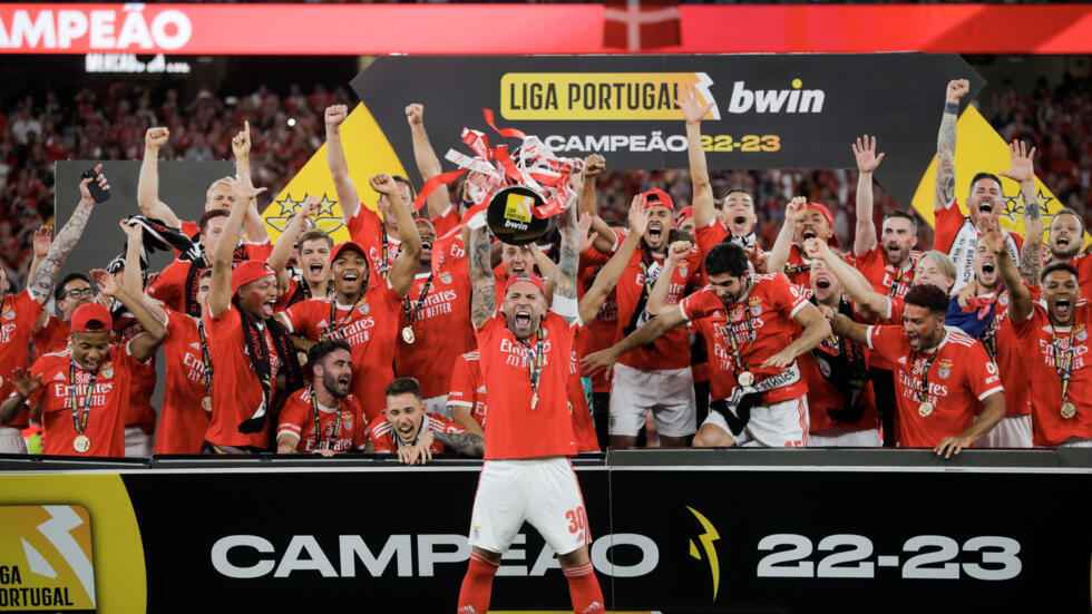 «Que sejas campeão, Benfica!»: o pedido dos adeptos das ...