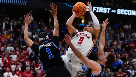 Auburn`s Pettiford Shines in NCAA Tournament Action