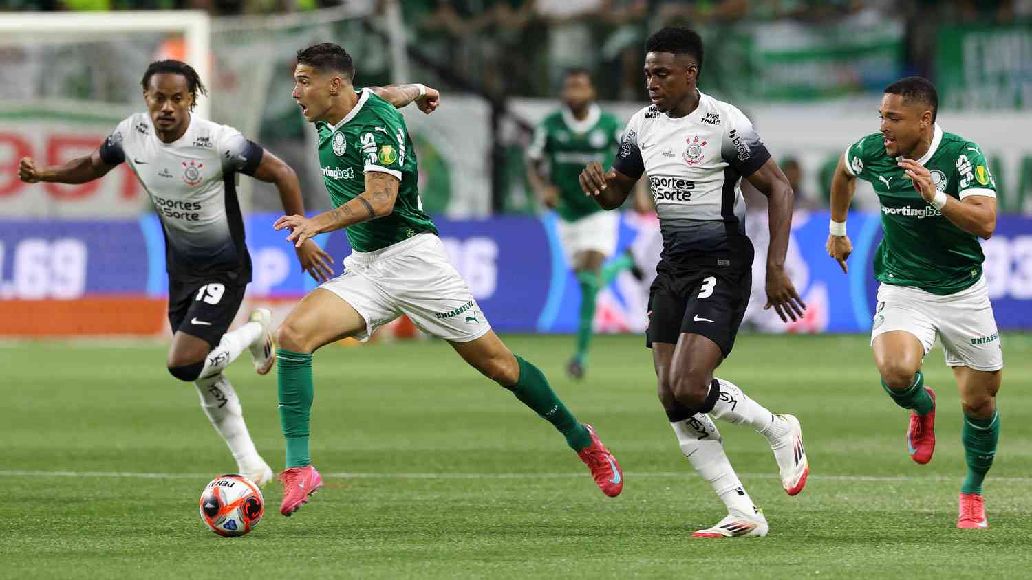 Corinthians e Palmeiras se preparam para a final