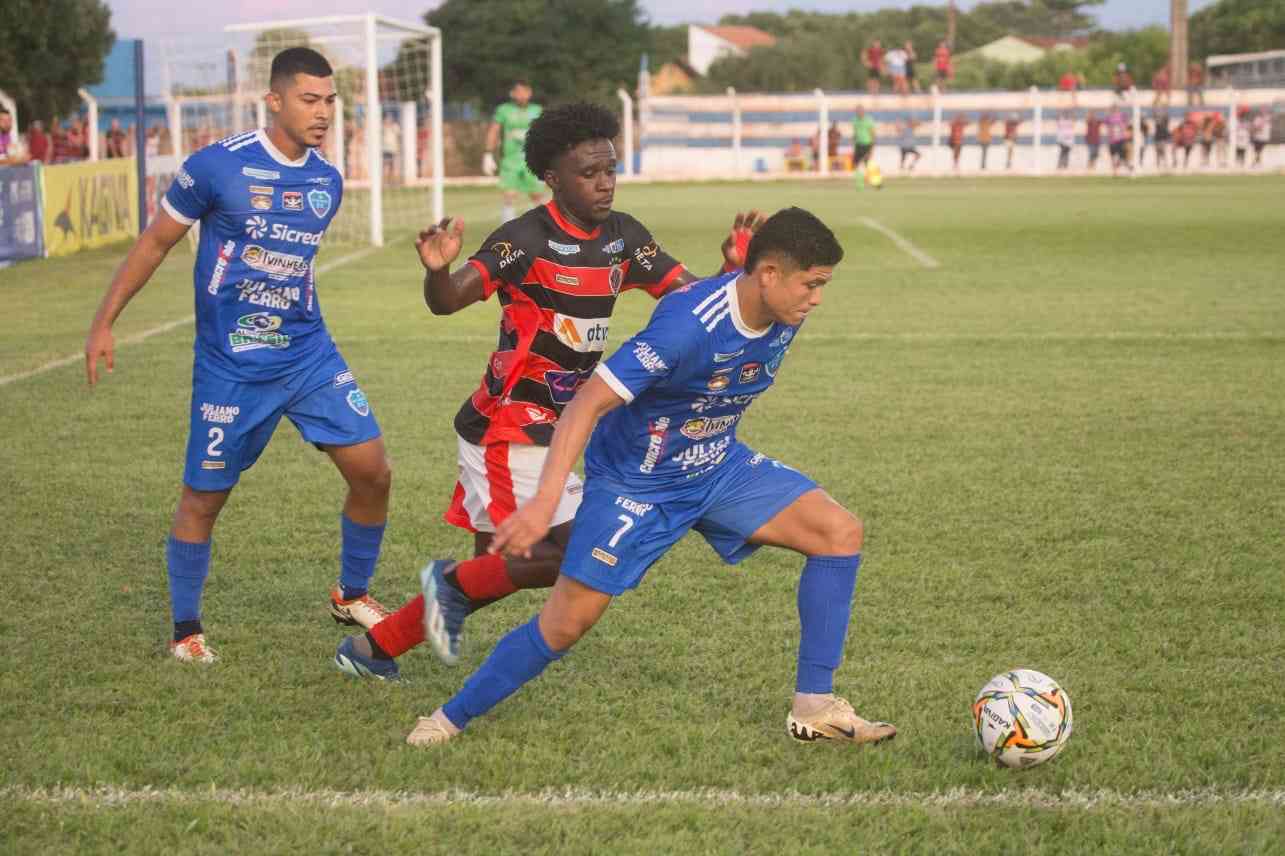 Ivinhema brilha com Michel e avança à final