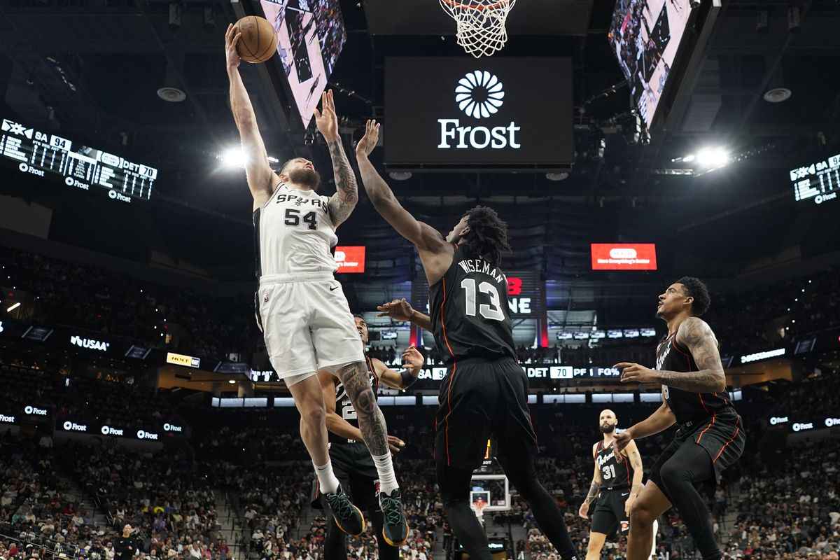 Spurs Aim for Playoff Push Against Pistons` Key Injuries