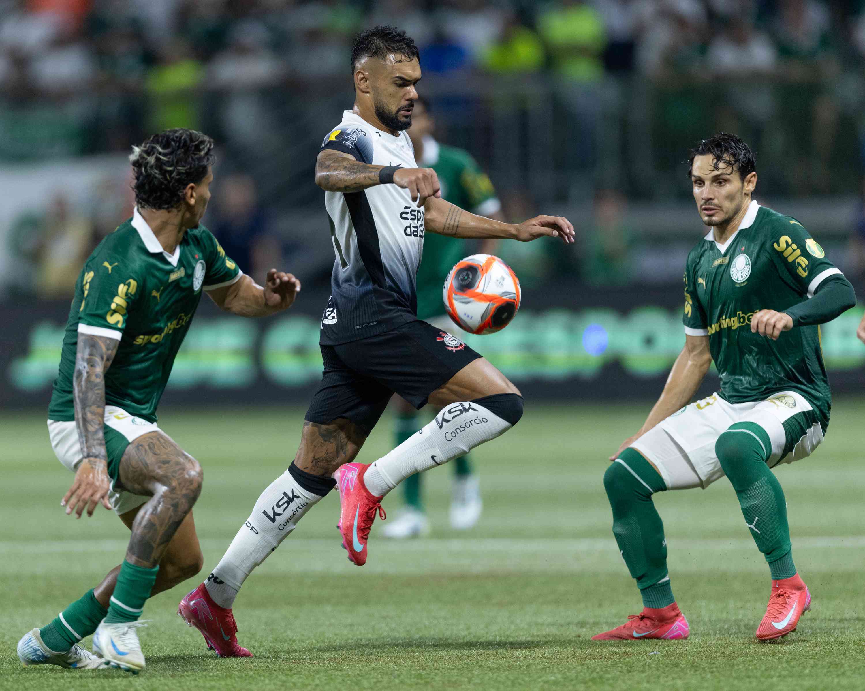 Corinthians e Palmeiras decidem o Paulistão 2025