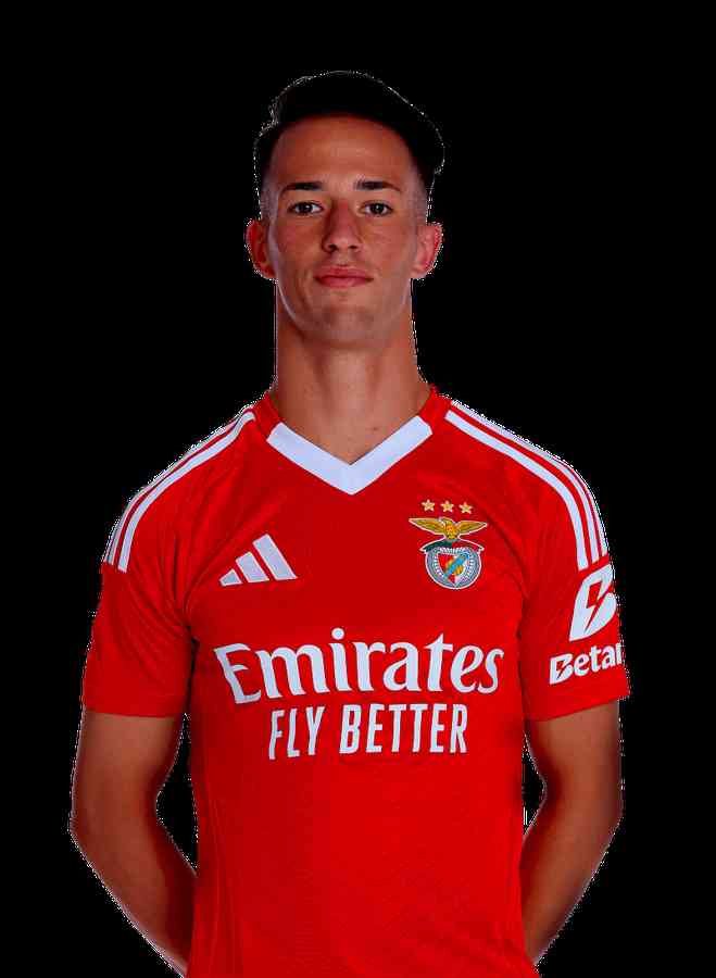 Benfica B goleia Mafra com show de Hugo Félix