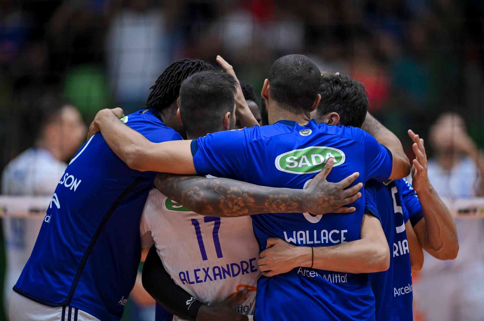 Sada Cruzeiro avança com vitória sobre Guarulhos